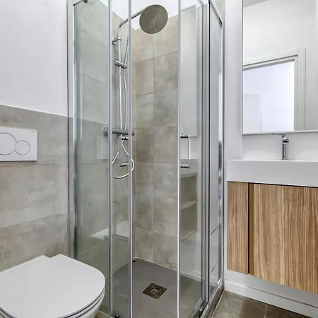 Blueshouse Carracci 3* ボローニャ