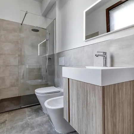 Blueshouse Carracci Guest house 3*