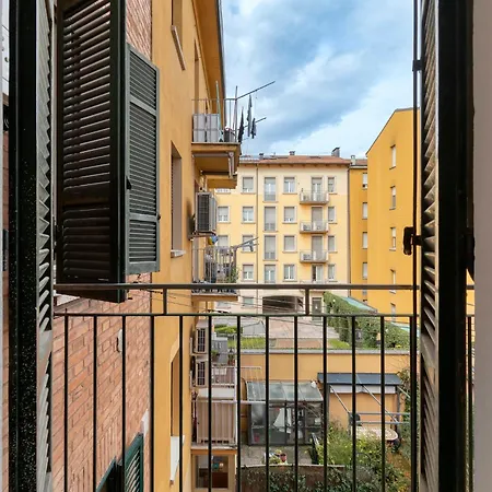 Blueshouse Carracci Guest house 3*