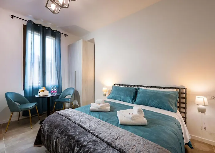 Blueshouse Carracci بيت ضيافة 3*